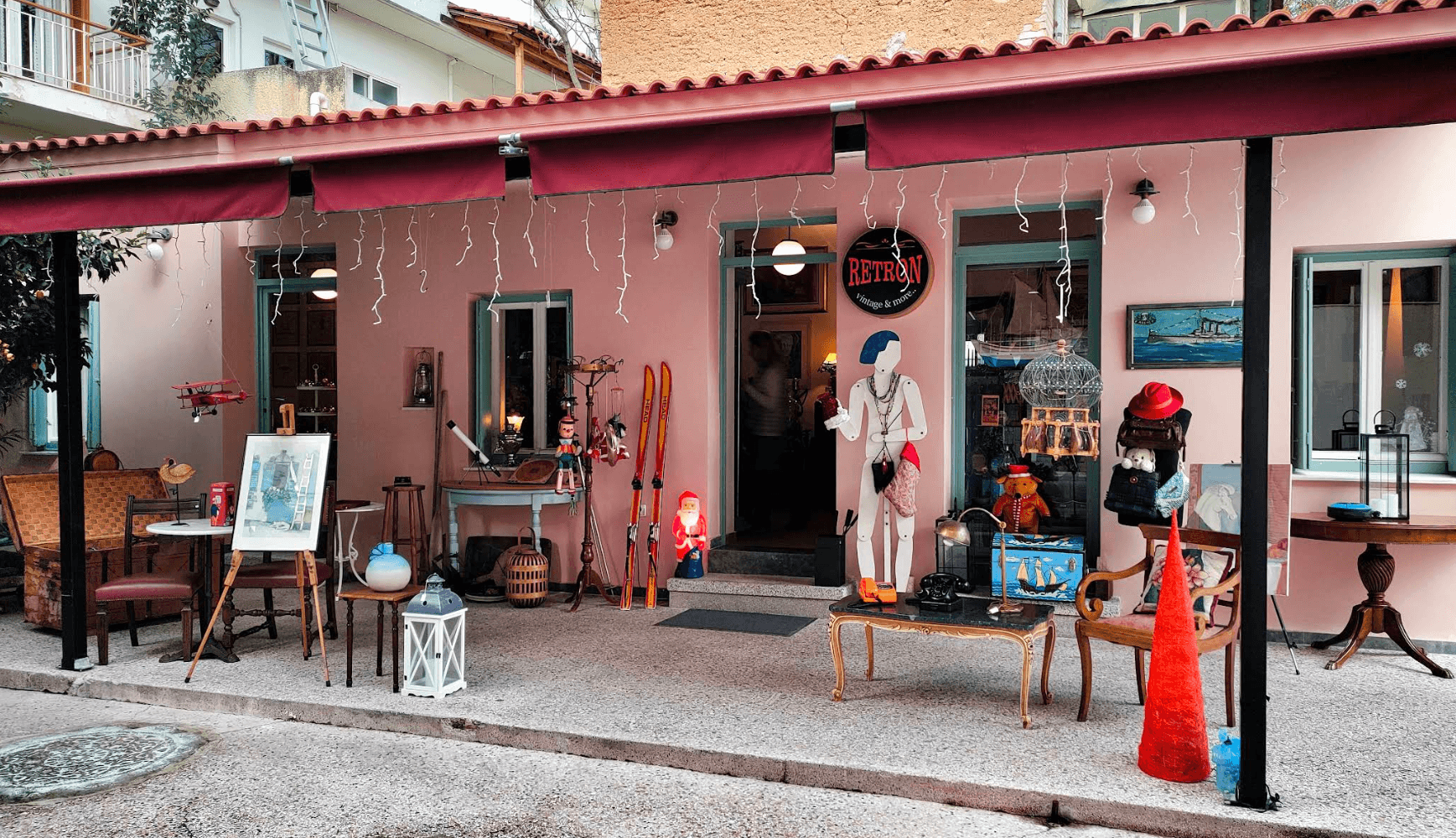 RETRON vintage store front